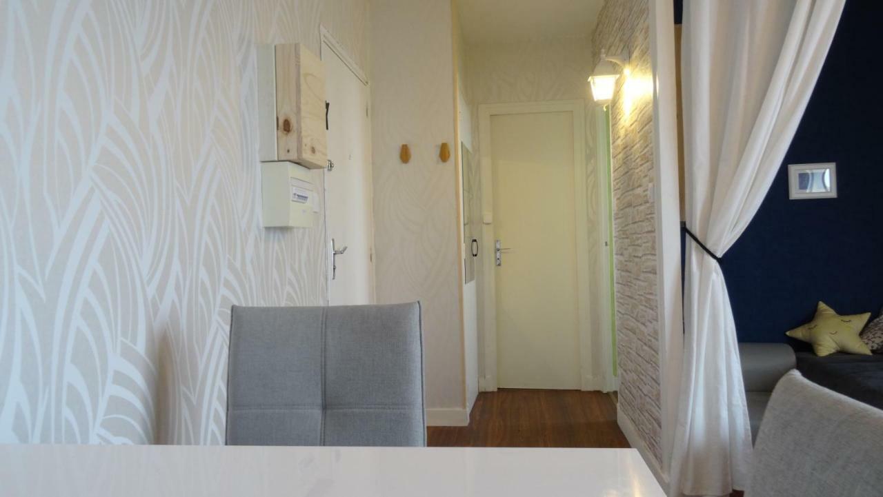 Studio Moderne Avec Jolie Vue Moulins  Luaran gambar