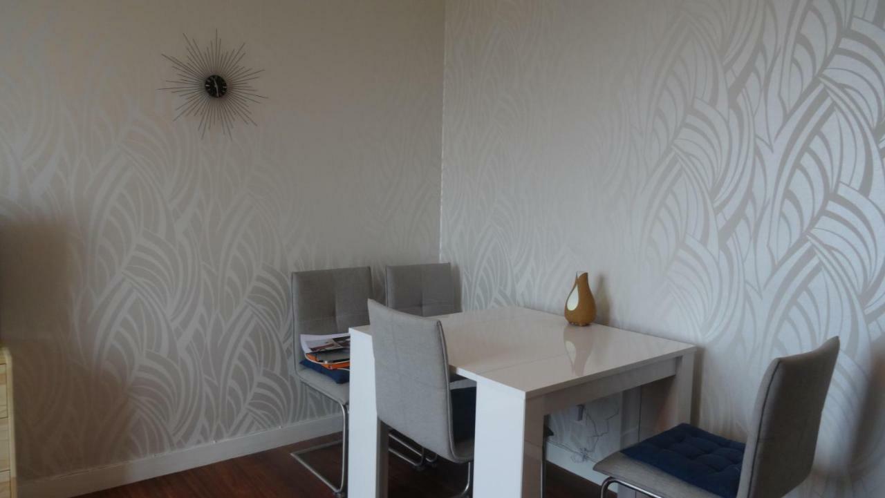 Studio Moderne Avec Jolie Vue Moulins  Luaran gambar